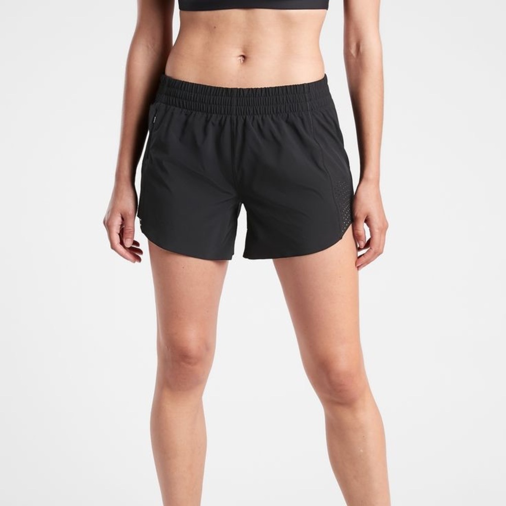 Athleta Hustle lined Short 3”